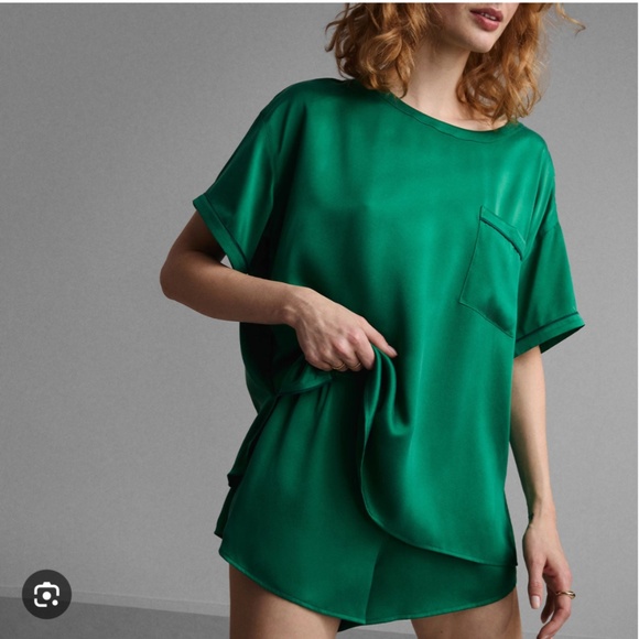 LUNYA NWOT Washable Silk Piped Tee Short Set in Estuarine Green/Emerald Size L